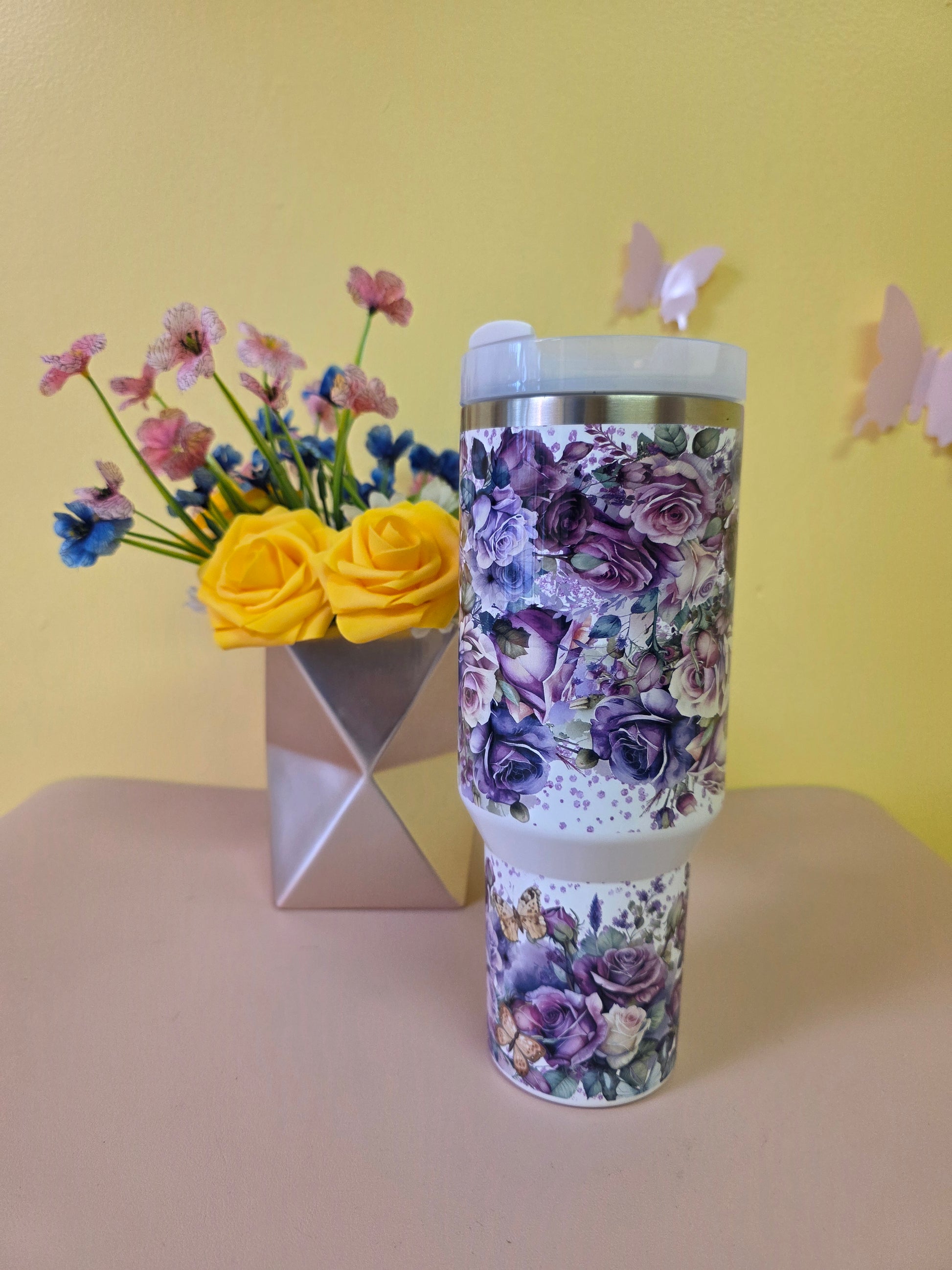 Floral design tumbler roses purple