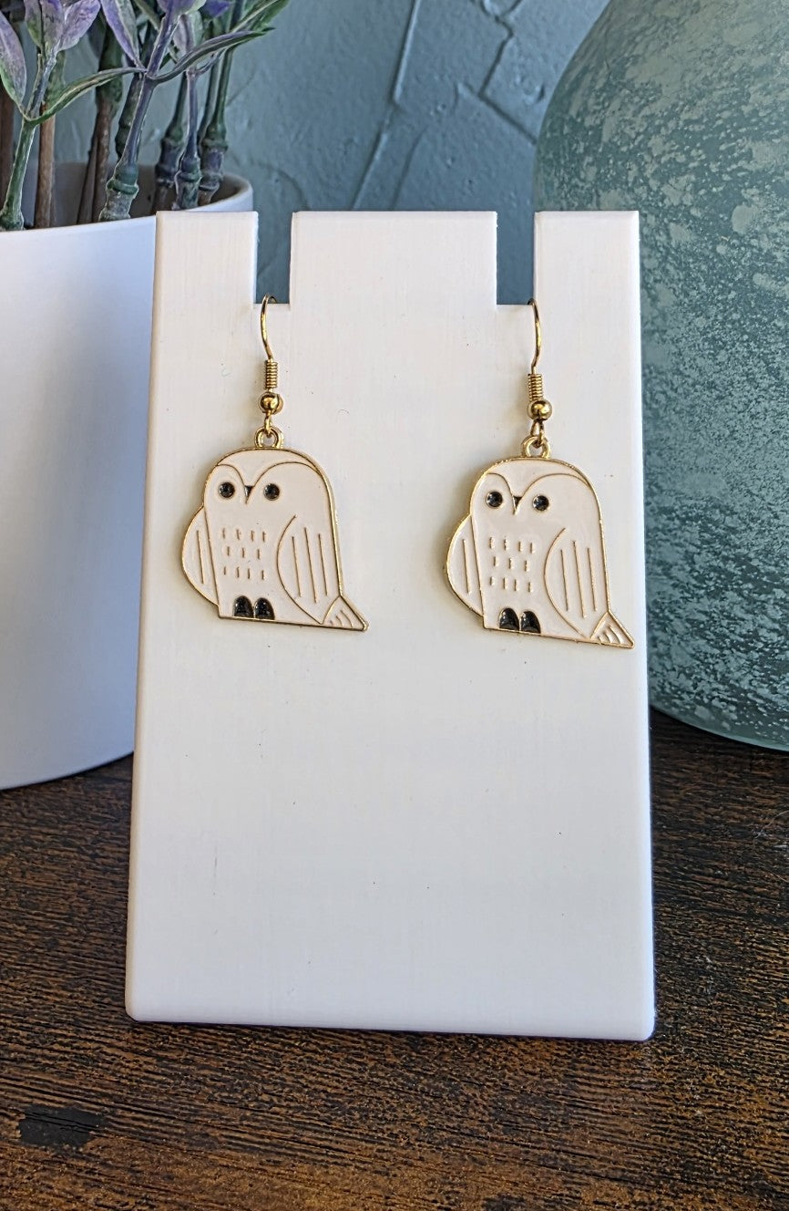 Harry Potter earrings featuring Harry's owl Hedwig
