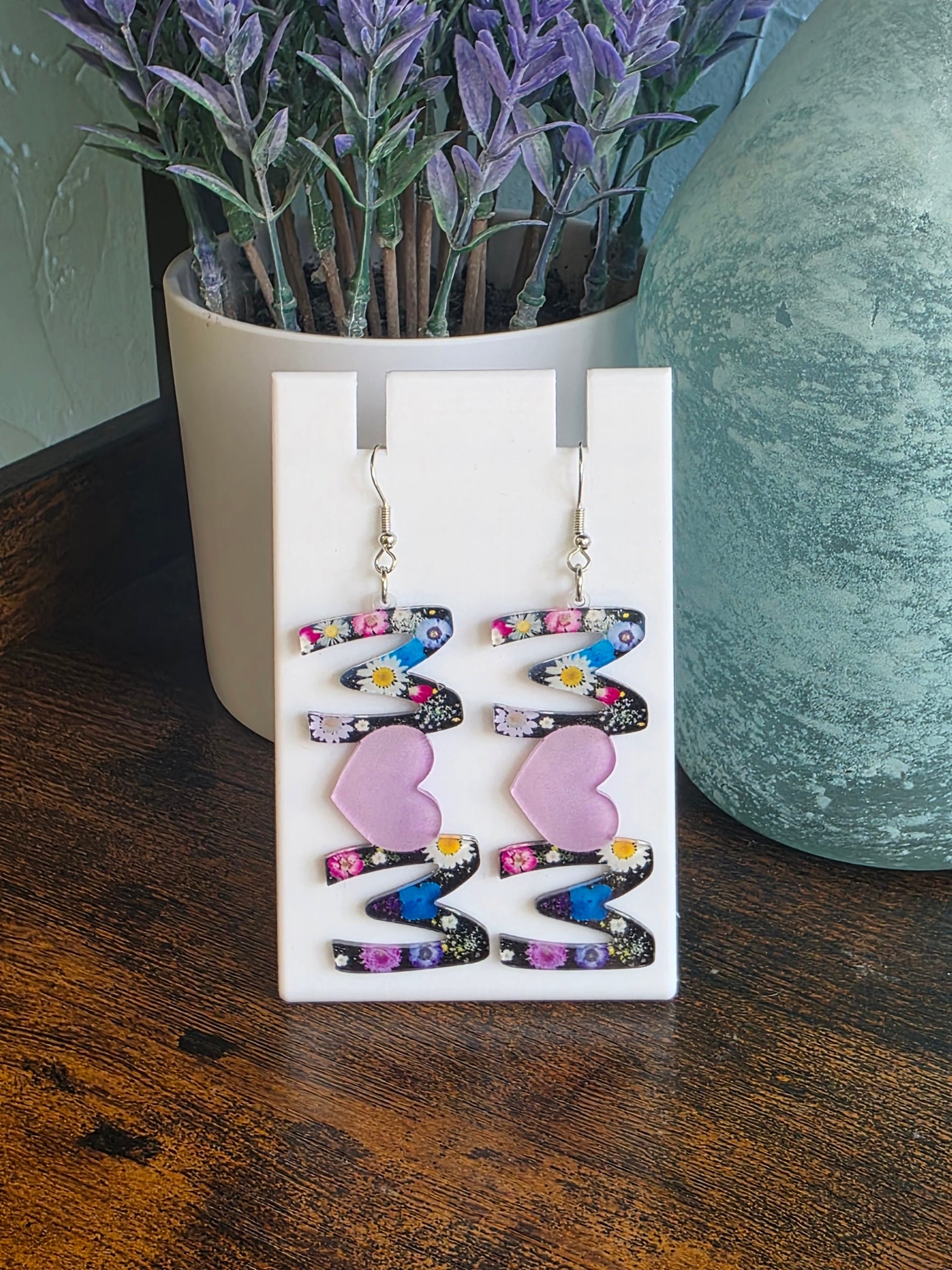 Mother's Day Earrings Mom Resin Flowers Heart Dangles – Handmade